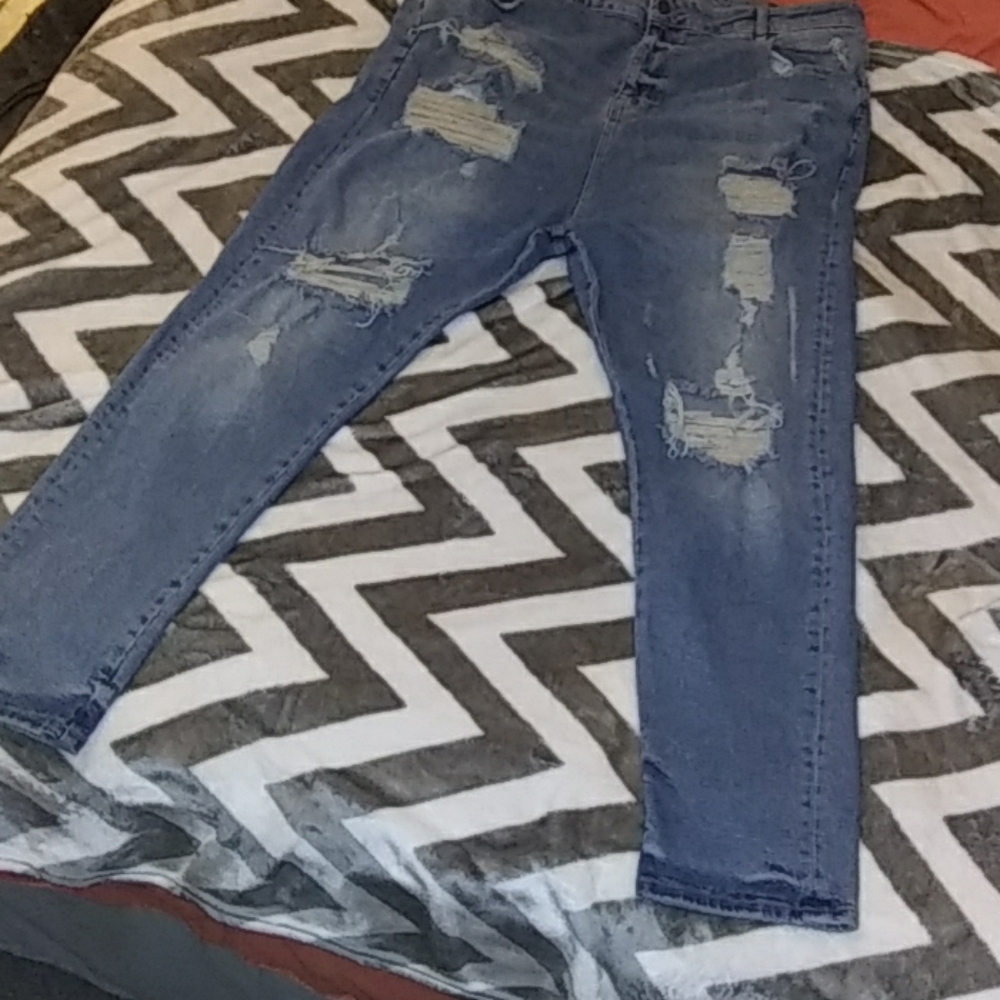 Jeans - Picture 2 of 4